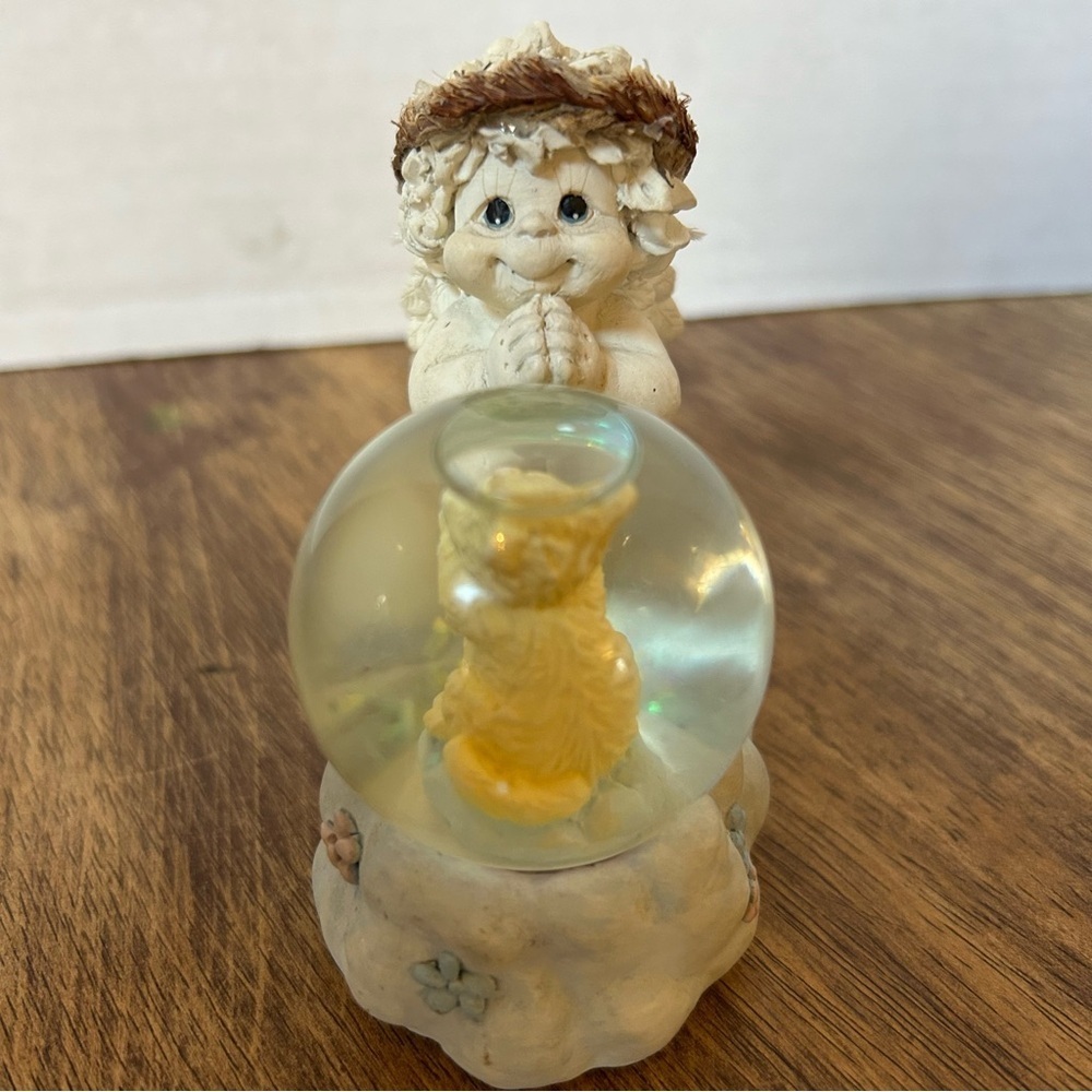 Vintage Westland Dreamsicles Snow Globe Cherub Angel & Cat Praying 90’s Figurine - Picture 5 of 8